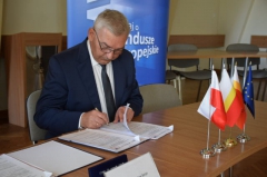 Podpisanie umowy dotyczącej dofinansowania termomodernizacji budynków użyteczności publicznej - 9 czerwca 2017