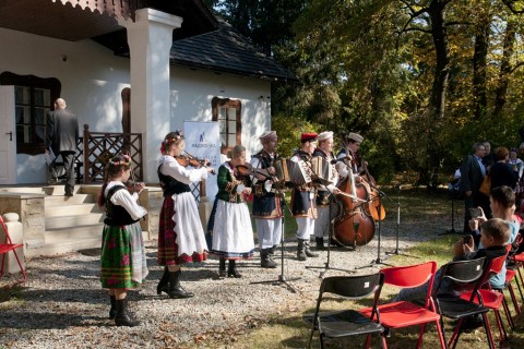 Muzeum Dwór w Dołędze otwarte!