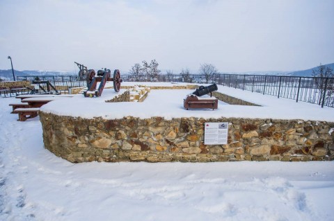 Wzgórze w Czchowie uzbrojone w atrakcje militarne