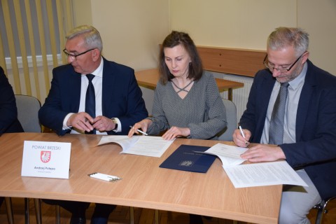Współpraca z NGO - podpisanie umów - 11 kwietnia 2019