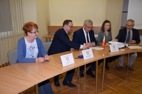 Współpraca z NGO - podpisanie umów - 11 kwietnia 2019