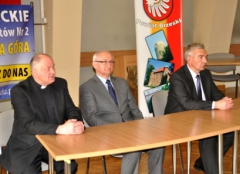 Starostwo Powiatowe w Brzesku - konferencja poświęcona szkole kadetów w Łysej Górze - 24 maja 2012