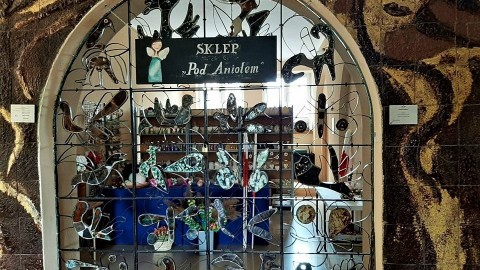 Aby lepiej znieść izolację i niepewność