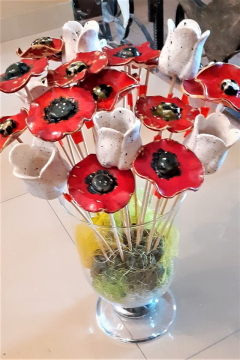 Aby lepiej znieść izolację i niepewność