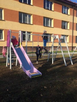 Wymarzony plac zabaw w SOSW w Złotej dzięki fundacji PZU