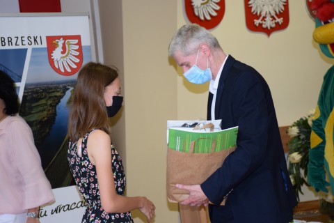 "Bezpiecznie na wsi mamy" - konkurs plastyczny na 30-lecie KRUS