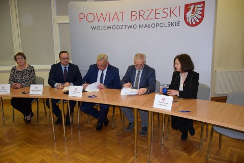 Podpisanie umów z przedstawicielami NGO - 31 marca 2022