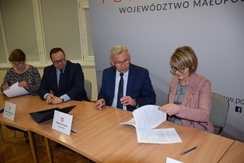 Podpisanie umów z przedstawicielami NGO - 31 marca 2022