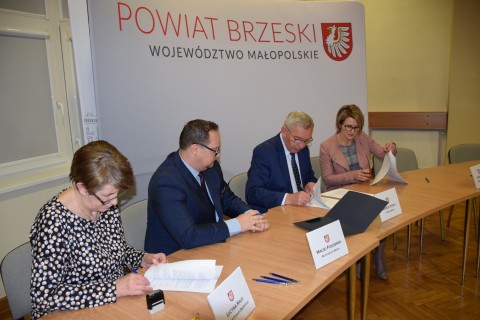 Podpisanie umów z przedstawicielami NGO - 31 marca 2022