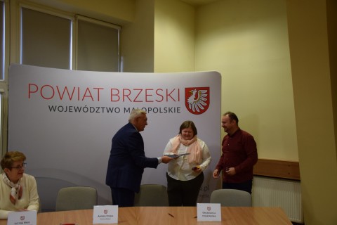 Uroczyste podpisanie umów z organizacjami pozarządowymi