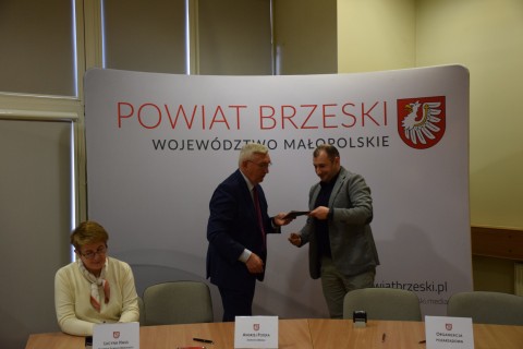 Uroczyste podpisanie umów z organizacjami pozarządowymi