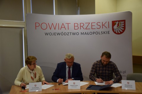 Podpisanie umów z organizacjami pozarządowymi - 30 marca 2023