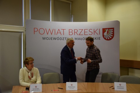 Uroczyste podpisanie umów z organizacjami pozarządowymi