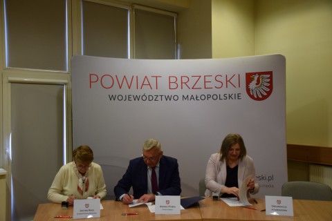 Podpisanie umów z organizacjami pozarządowymi - 30 marca 2023