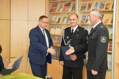 Uroczyste podpisanie umów dotacyjnych dla jednostek OSP z terenu powiatu brzeskiego