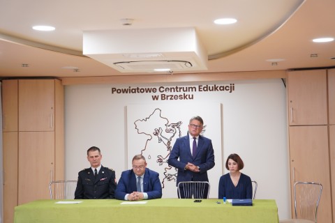 Uroczyste podpisanie umów dotacyjnych dla jednostek OSP z terenu powiatu brzeskiego