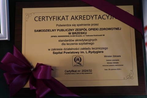 Certyfikat Akredytacyjny Ministra Zdrowia dla brzeskiego szpitala
