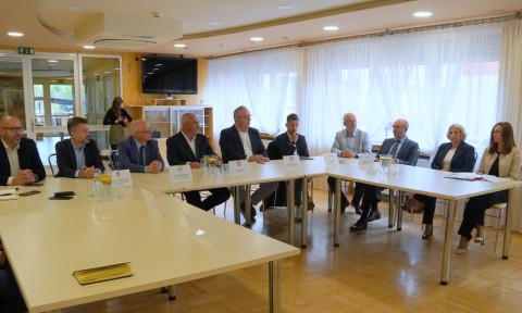 Przezroczyste ściany nauki