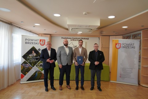Uroczyste podpisanie umów z organizacjami pozarządowymi