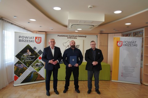 Uroczyste podpisanie umów z organizacjami pozarządowymi