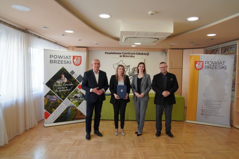Uroczyste podpisanie umów z organizacjami pozarządowymi
