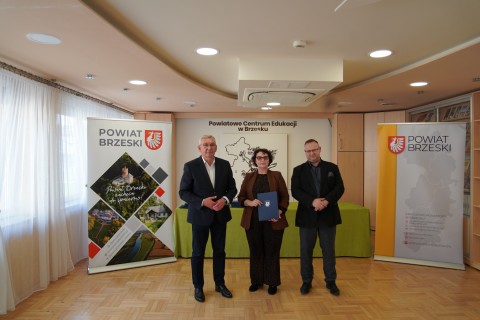 Uroczyste podpisanie umów z organizacjami pozarządowymi