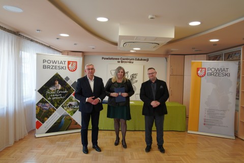 Uroczyste podpisanie umów z organizacjami pozarządowymi