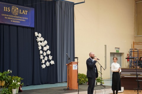 Szkoła z historią, planem i kierunkiem