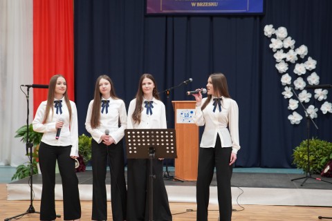 Szkoła z historią, planem i kierunkiem