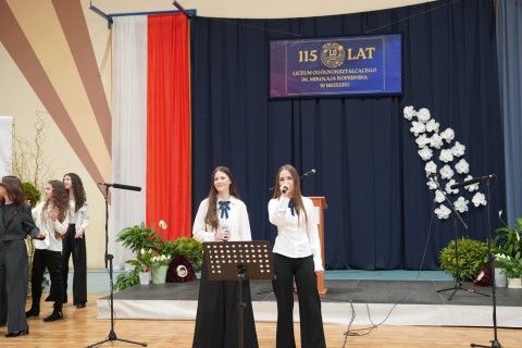 Szkoła z historią, planem i kierunkiem