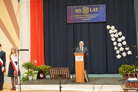 Szkoła z historią, planem i kierunkiem