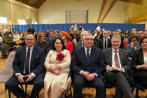 Szkoła z historią, planem i kierunkiem