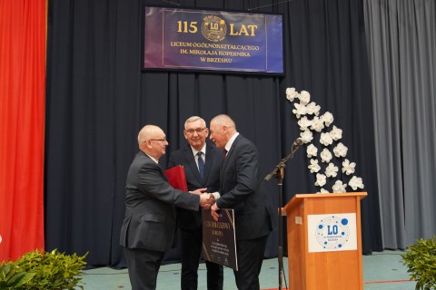 Szkoła z historią, planem i kierunkiem