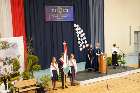 Szkoła z historią, planem i kierunkiem