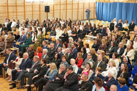 Szkoła z historią, planem i kierunkiem