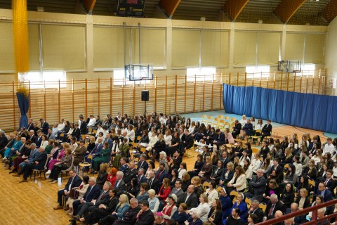 Szkoła z historią, planem i kierunkiem