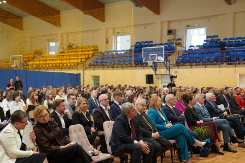 Szkoła z historią, planem i kierunkiem