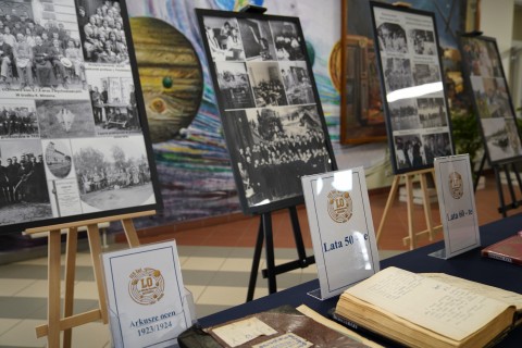 Szkoła z historią, planem i kierunkiem