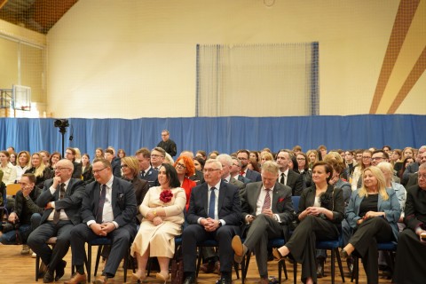 Szkoła z historią, planem i kierunkiem