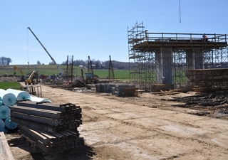 Budowa zjazdu z autostrady