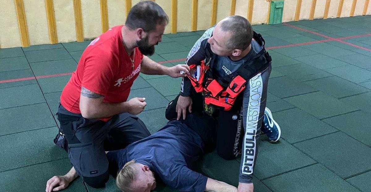 Policjanci szkolą ratowników
