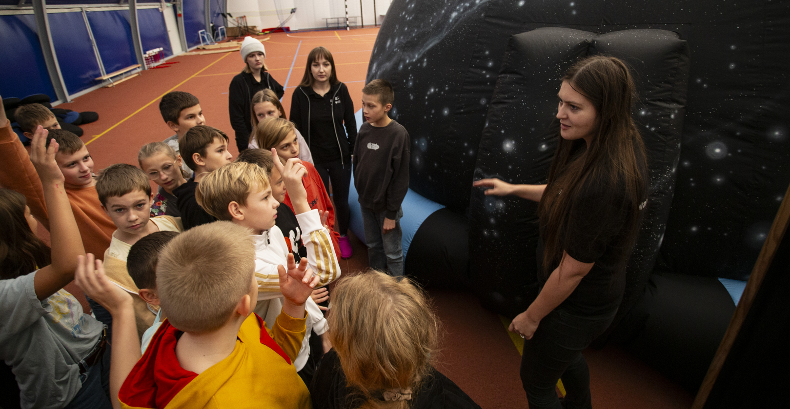 Czy w kosmosie żyją węże? Mobilne planetarium Kopernika w Szczurowej
