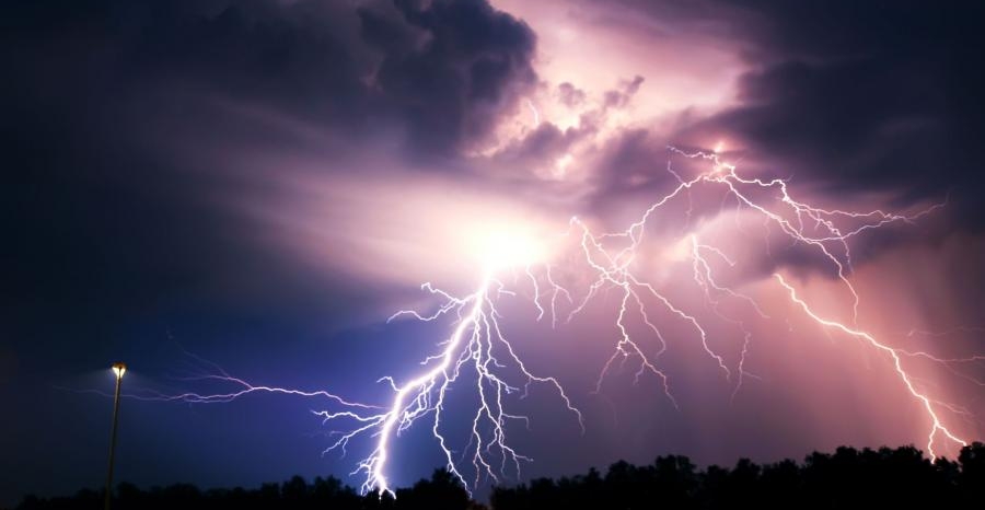 Burze z gradem/2  Ostrzeżenie meteorologiczne Nr 135