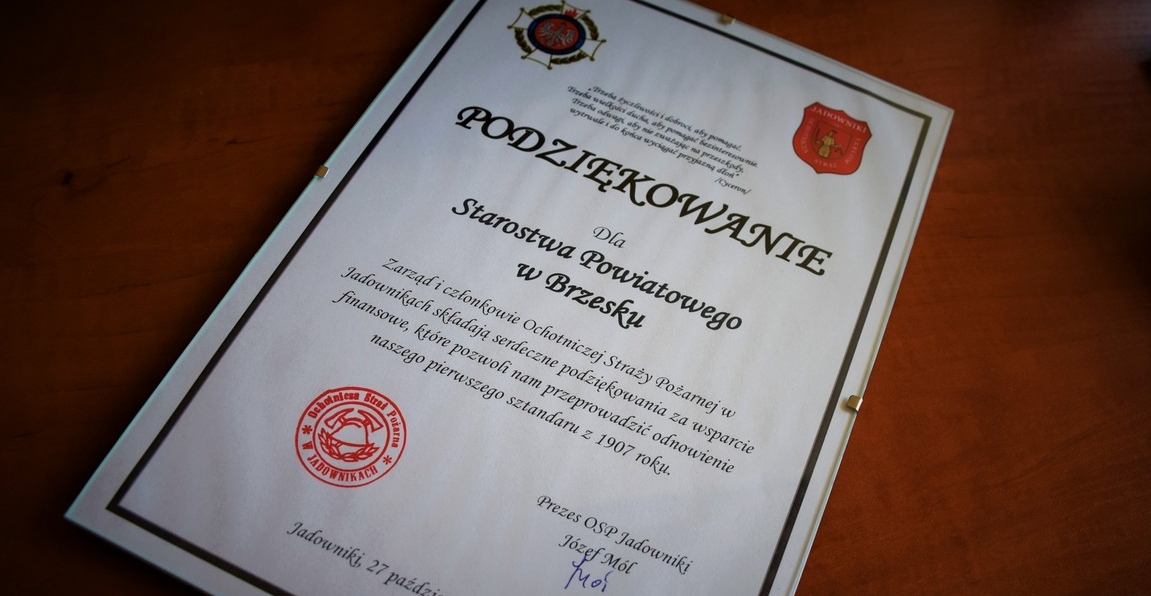 Zabytkowy sztandar odnowiony