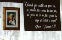 Konkurs plastyczny oraz literacki pod hasłem „Bł. Jan Paweł II – Pielgrzym Miłości”