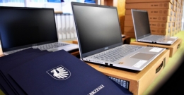Kolejne laptopy trafiły do szkół średnich