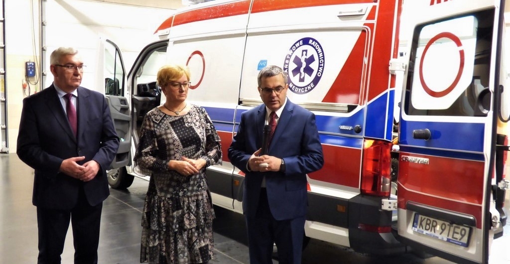 Szpital wzbogacił się o nową karetkę