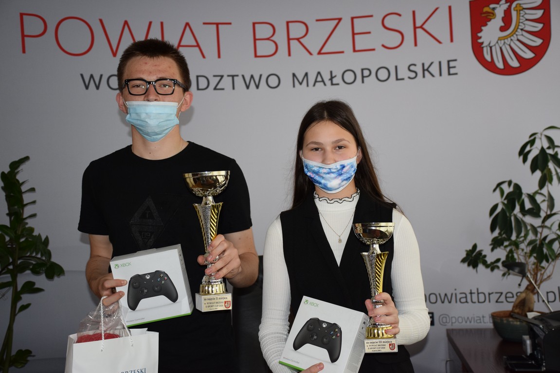 zdobywcy drugiego i trzeciego miejsca w Powiat Brzeski E-Sport Cup 2020