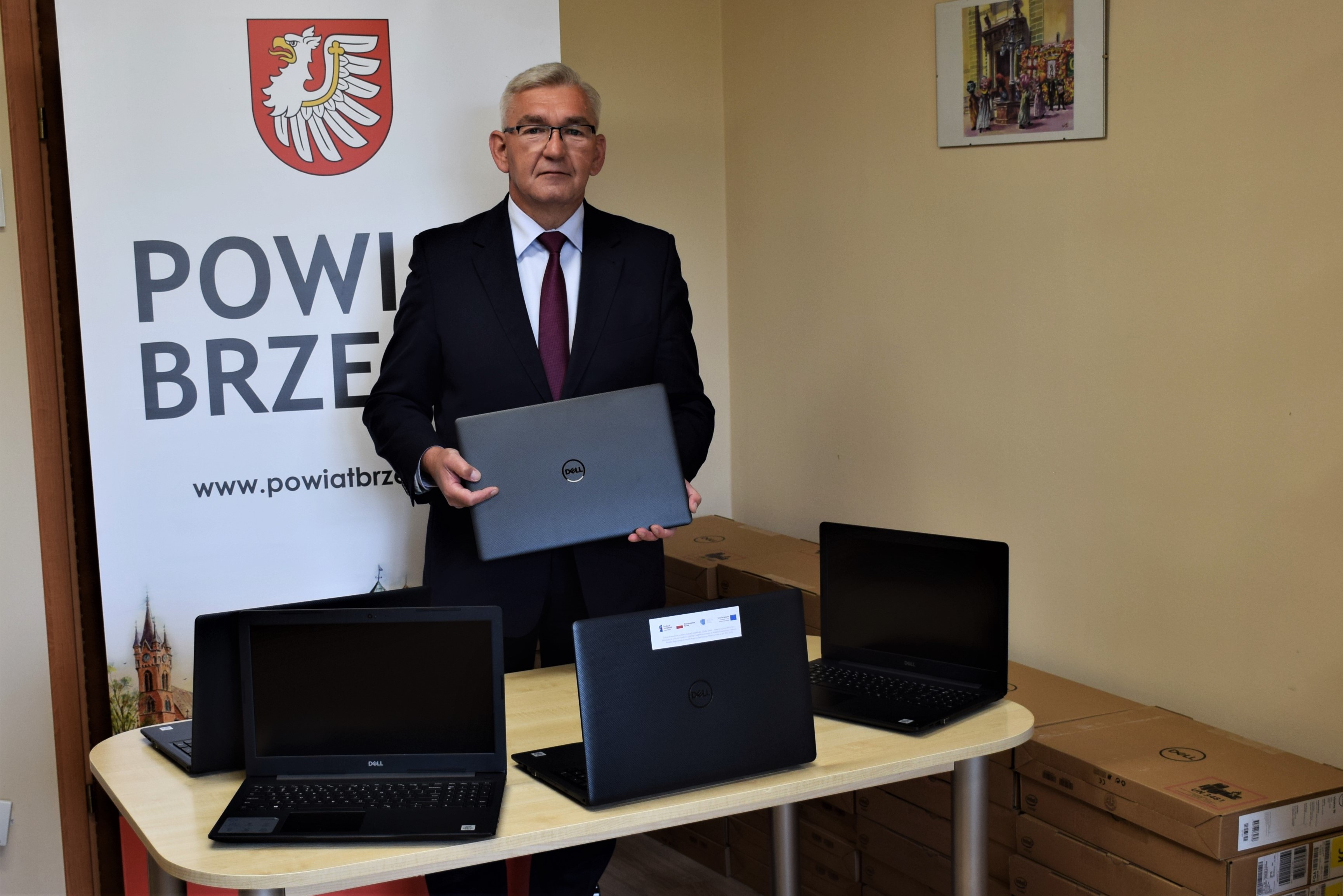 laptopy do zdalnej edukacji