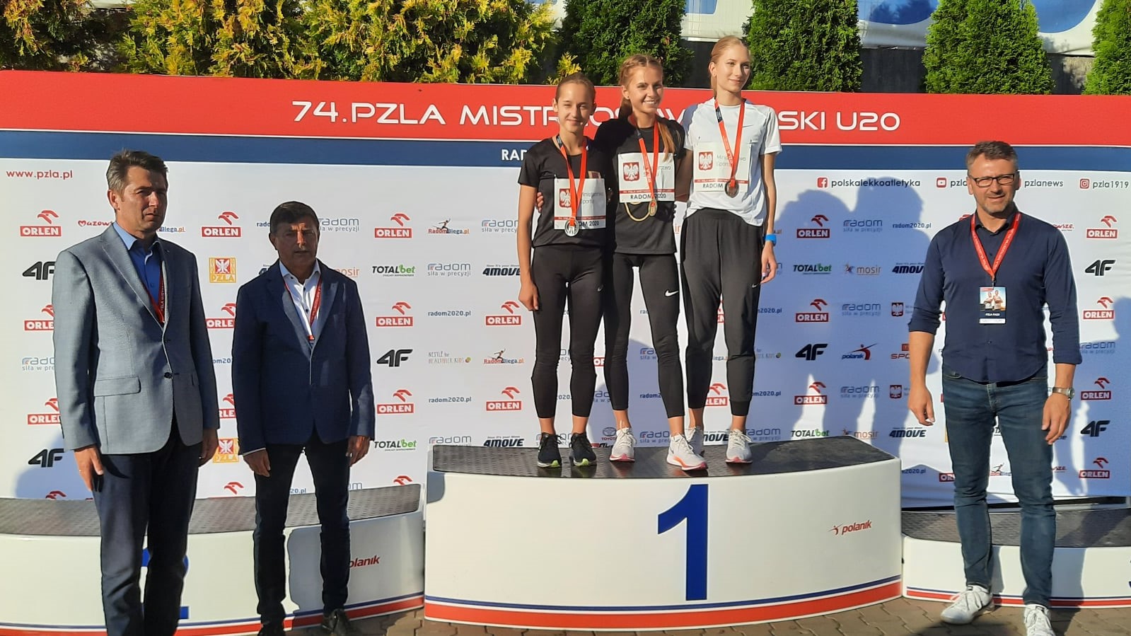 zawodniczki na podium